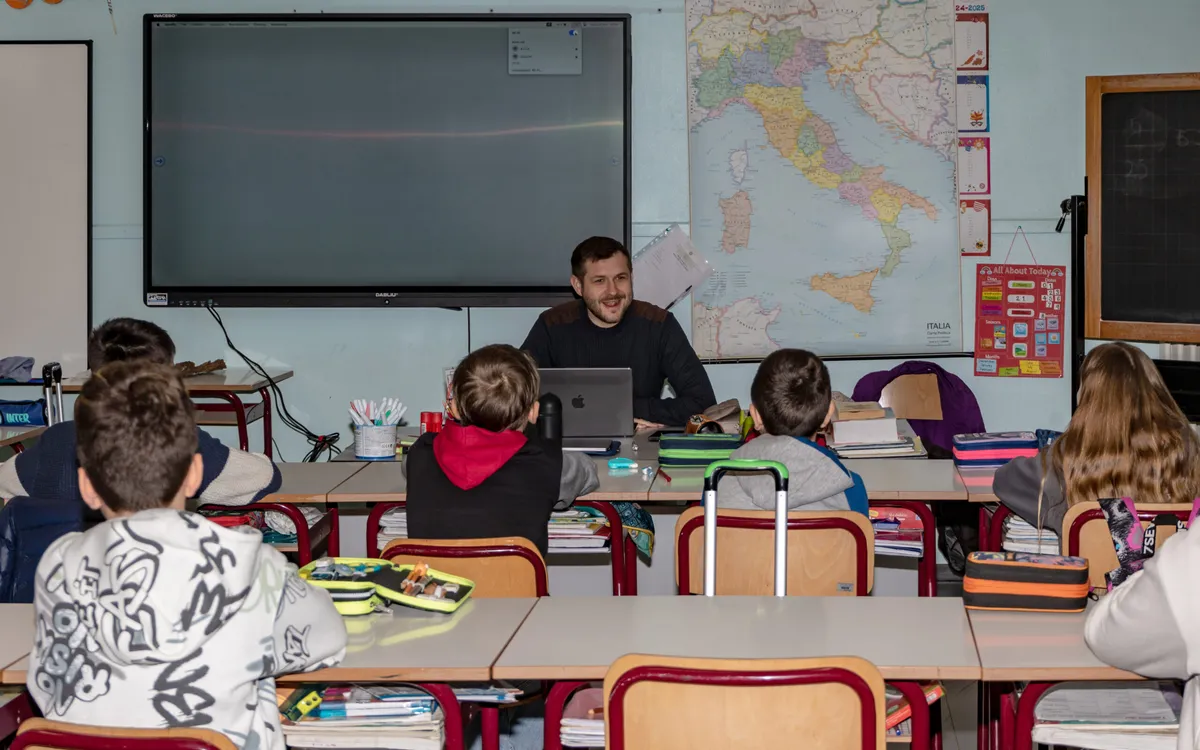 Gli studenti dell'Istituto Comprensivo di Pisogne durante il corso di formazione sulla stazione forestale